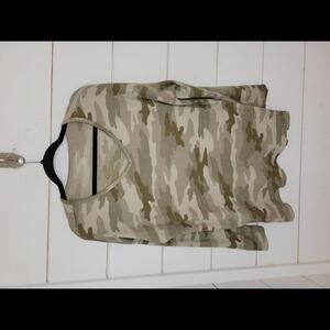 American Eagle Outfitters medium tan camouflage oversized long sleeve tee shirt